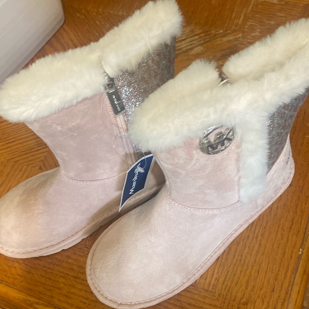 Cute comfy girls fur boots